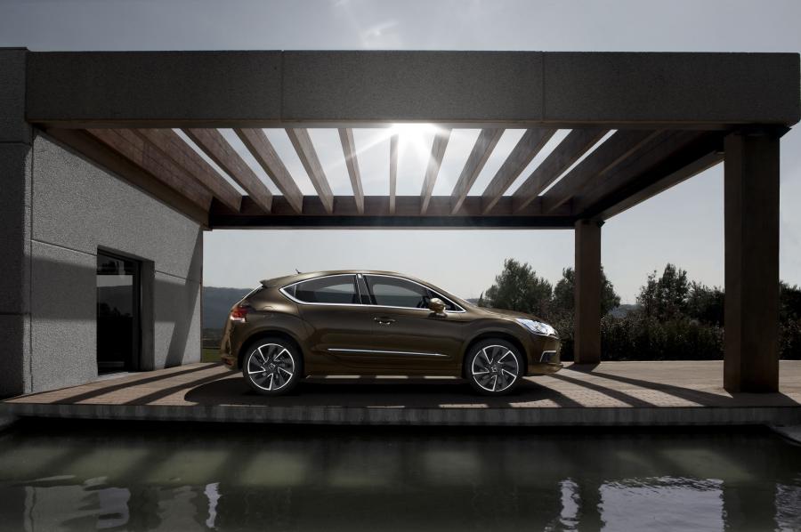  Citroen DS4 2010 года  (фото 68 из 143)